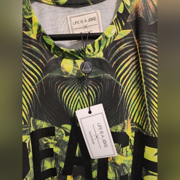 Eleven Paris PEACE Allover Jungle Print Graphic Tee NWT Size S - Picture 3 of 6